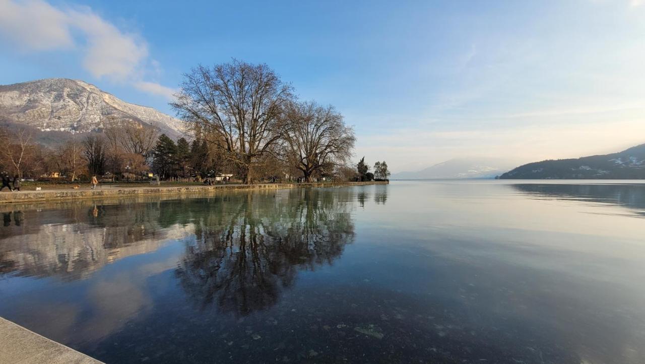 Annecy Lake Central 外观 照片