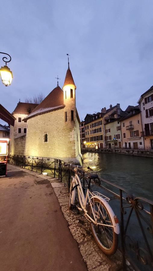Annecy Lake Central 外观 照片