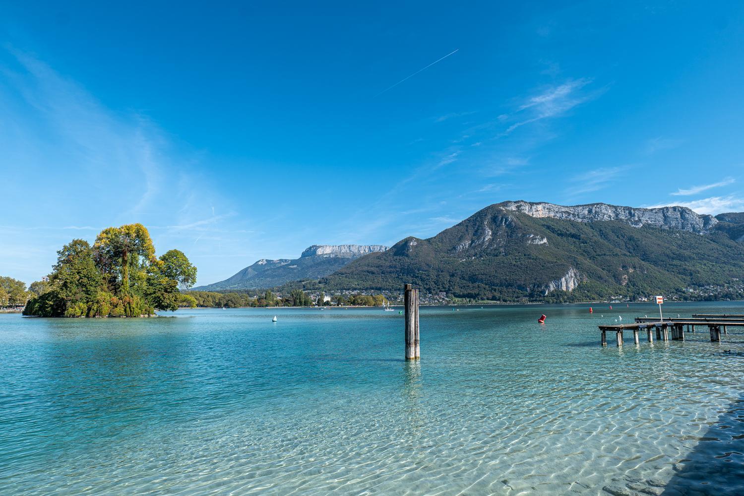 Annecy Lake Central 外观 照片