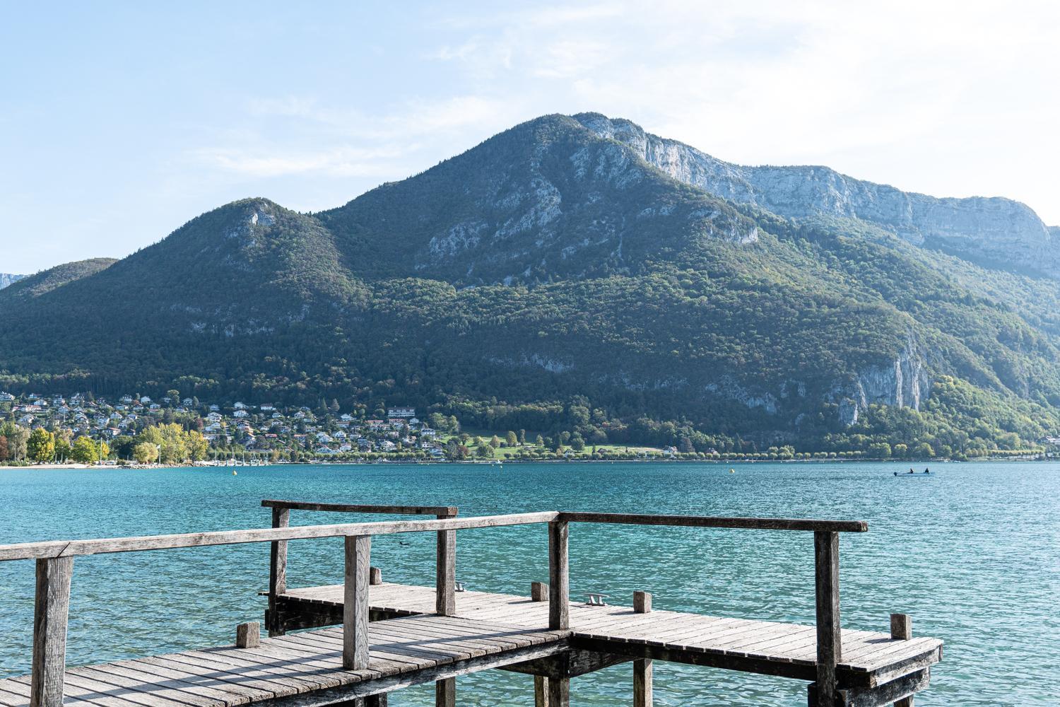 Annecy Lake Central 外观 照片